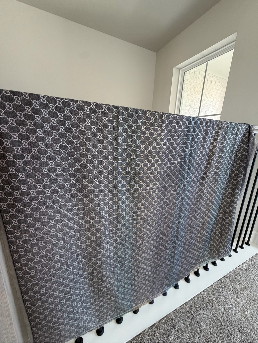 NWOT Gucci wool BIG throw blanket / Scarf - Picture 2 of 5